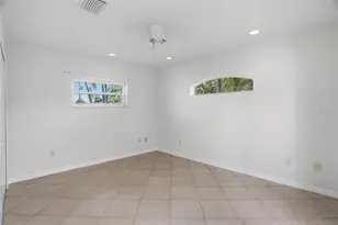 1832 Venetian Point Dr, Clearwater, FL 33755 - Photo 49