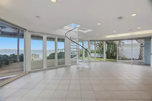 1832 Venetian Point Dr, Clearwater, FL 33755 - Photo 27