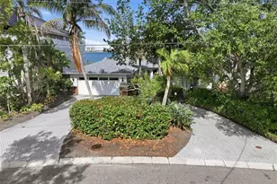 1832 Venetian Point Dr, Clearwater, FL 33755 - Photo 7