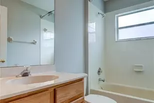18829 Maisons Dr, Lutz, FL 33558 - Photo 9