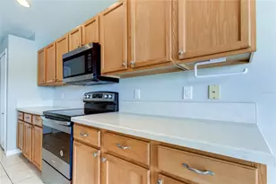 18829 Maisons Dr, Lutz, FL 33558 - Photo 31