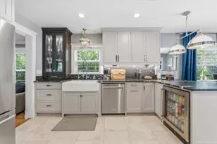2450 Burlington Ave N, Saint Petersburg, FL 33713 - Photo 13
