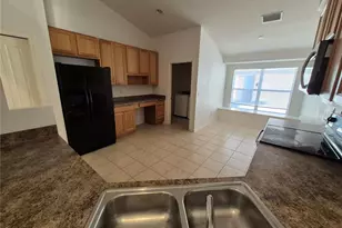 6833 Runner Oak Dr, Zephyrhills, FL 33545 - Photo 13