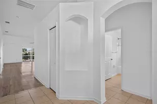 6833 Runner Oak Dr, Zephyrhills, FL 33545 - Photo 5