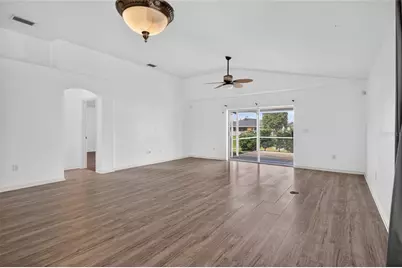 6833 Runner Oak Drive, Zephyrhills, FL 33545 - Photo 15