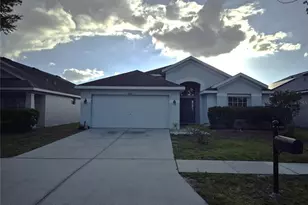 6833 Runner Oak Dr, Zephyrhills, FL 33545 - Photo 1