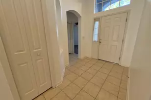6833 Runner Oak Dr, Zephyrhills, FL 33545 - Photo 3