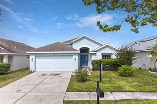 6833 Runner Oak Dr, Zephyrhills, FL 33545 - Photo 3