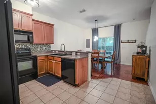 1928 Greenwood Valley Dr, Plant City, FL 33563 - Photo 13