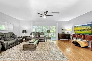 14 Seagrape Cir, Clearwater, FL 33759 - Photo 9