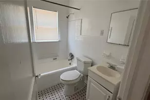 735 Grove St N, Saint Petersburg, FL 33701 - Photo 7