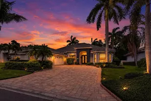 820 Sand Pine Dr NE, Saint Petersburg, FL 33703 - Photo 1