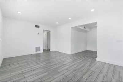 317 E Hydrangia Street, Tampa, FL 33612 - Photo 5