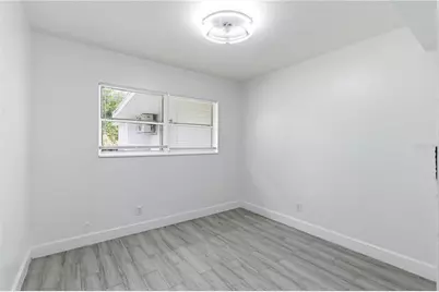 317 E Hydrangia Street, Tampa, FL 33612 - Photo 15