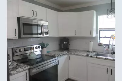2111 N Halcyon Drive, Sun City Center, FL 33573 - Photo 9