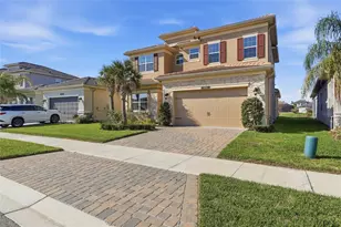 32801 Tree of Life Ave, Wesley Chapel, FL 33543 - Photo 3