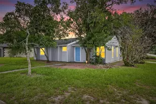 5001 Whiteway Dr, Tampa, FL 33617 - Photo 1