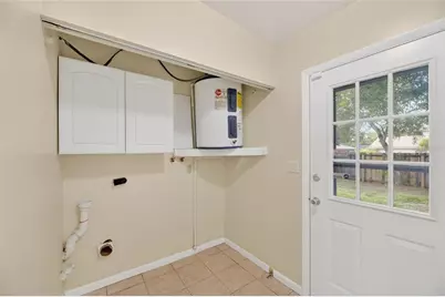 5001 Whiteway Drive, Tampa, FL 33617 - Photo 13