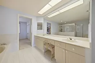 670 Island Way, Clearwater Beach, FL 33767 - Photo 23