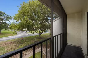 2687 Pine Ridge Way S, Palm Harbor, FL 34684 - Photo 37