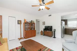 9217 Spyglass Ct, Tampa, FL 33615 - Photo 9