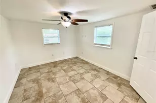 4233 Belle Isle Ct, New Port Richey, FL 34653 - Photo 9
