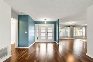 4308 Middle Lake Dr, Tampa, FL 33624 - Photo 7