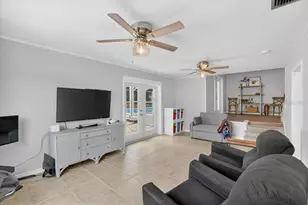 115 W Brentridge Dr, Brandon, FL 33511 - Photo 9