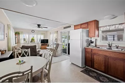 37250 Beverly Avenue, Zephyrhills, FL 33542 - Photo 3
