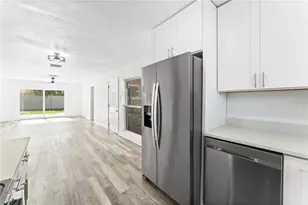 6221 Florida Cir E, Apollo Beach, FL 33572 - Photo 5