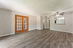 6332 Newtown Cir, Tampa, FL 33615 - Photo 11