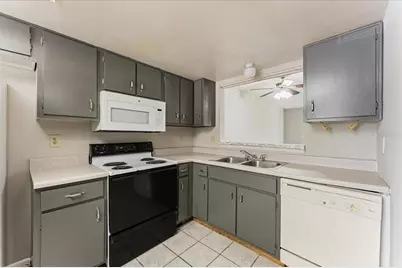 6332 Newtown Circle #32B5, Tampa, FL 33615 - Photo 5