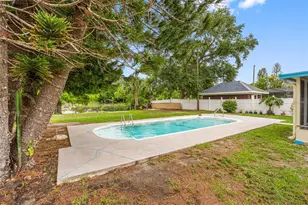 126 W Grapefruit Cir, Clearwater, FL 33759 - Photo 13
