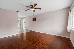 126 W Grapefruit Cir, Clearwater, FL 33759 - Photo 37
