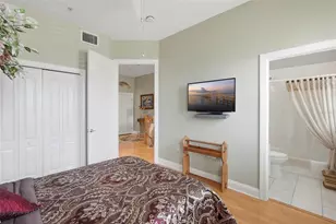 200 Brightwater Dr, Clearwater Beach, FL 33767 - Photo 25
