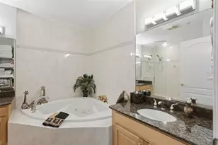 200 Brightwater Dr, Clearwater Beach, FL 33767 - Photo 21