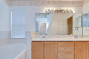 18927 Twinberry Dr, Tampa, FL 33647 - Photo 23