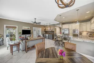 852 35th Ave N, Saint Petersburg, FL 33704 - Photo 5