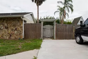13603 Westshire Dr, Tampa, FL 33618 - Photo 7