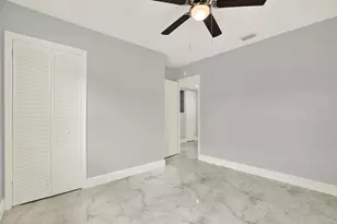 4521 Tarpon Dr, Tampa, FL 33617 - Photo 15