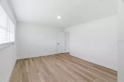 1200 80th St S, Saint Petersburg, FL 33707 - Photo 41