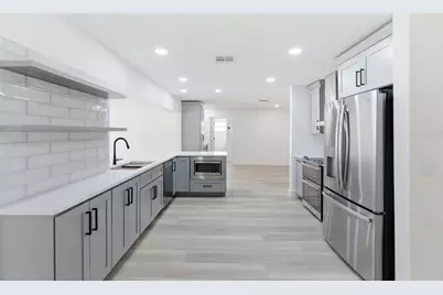 1200 80th St S, Saint Petersburg, FL 33707 - Photo 15