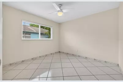 1700 Glen Lakes Boulevard N, Saint Petersburg, FL 33702 - Photo 23