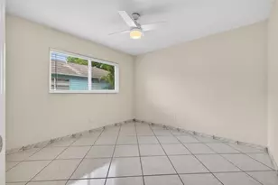 1700 Glen Lakes Blvd N, Saint Petersburg, FL 33702 - Photo 23