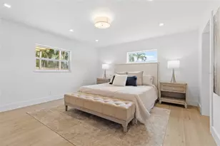 1563 Eden Isle Blvd NE, Saint Petersburg, FL 33704 - Photo 27