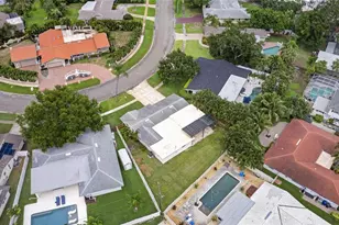 1563 Eden Isle Blvd NE, Saint Petersburg, FL 33704 - Photo 47