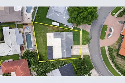 1563 Eden Isle Boulevard NE, Saint Petersburg, FL 33704 - Photo 49