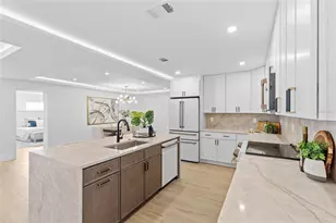1563 Eden Isle Blvd NE, Saint Petersburg, FL 33704 - Photo 17