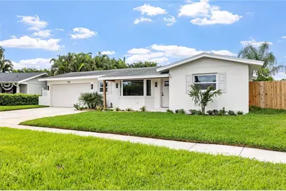 1563 Eden Isle Boulevard NE, Saint Petersburg, FL 33704 - Photo 5
