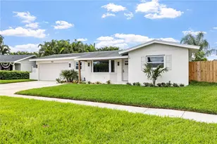 1563 Eden Isle Blvd NE, Saint Petersburg, FL 33704 - Photo 5
